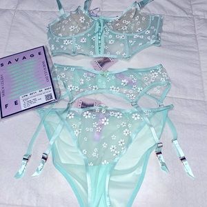 Savage X Fenty Puff Daisy full set with Bustier size 1X